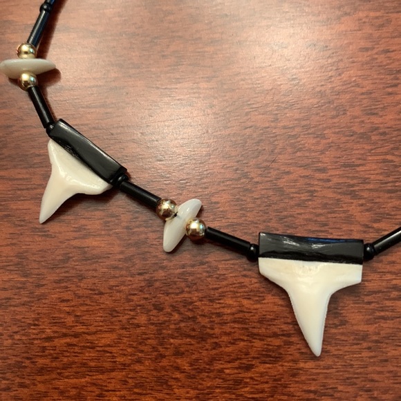 Sharks-tooth Beaded Ankle Bracelet @ 3” Diameter W/Metal Barrel Closure - Picture 2 of 7